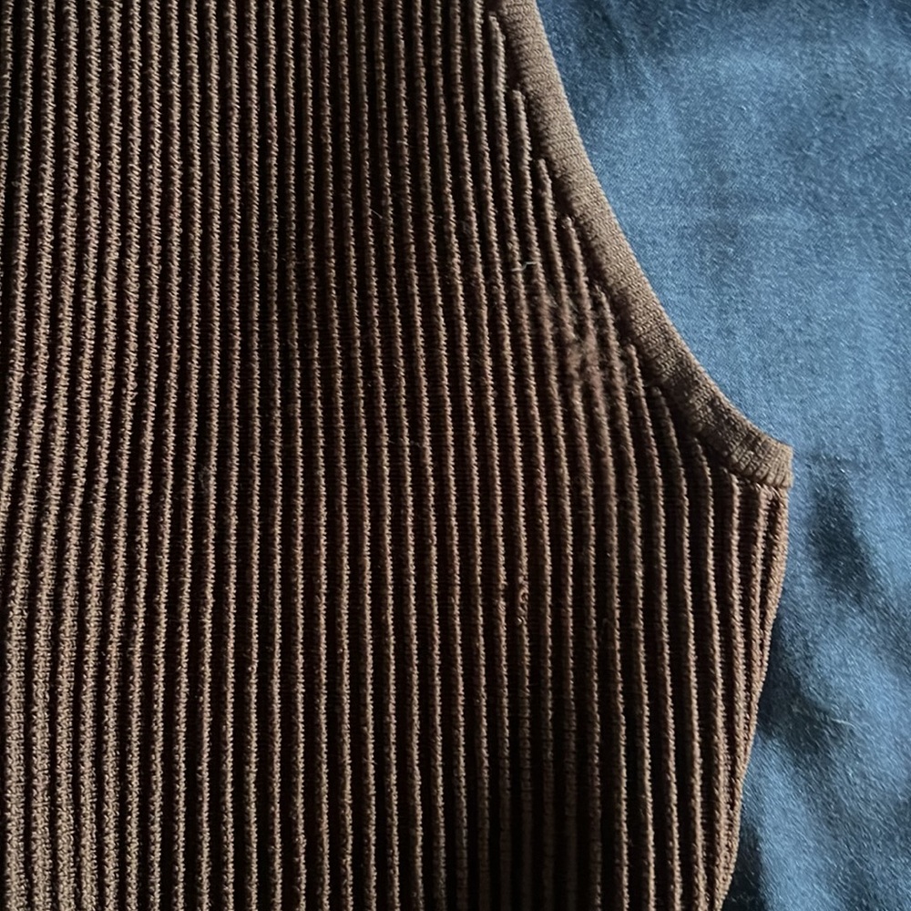 Aritzia Babaton Sculpt Knit Polo Top - Picture 9 of 11